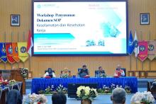 Workshop Penyusunan SOP/POS K3 Kampus UNY menjadi langkah strategis dalam memperkuat budaya keselamatan, mitigasi bencana, serta pengembangan Sistem Informasi Manajemen K3 yang terintegrasi.